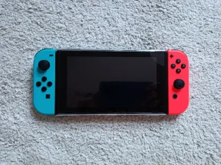Nintendo Switch + Juegos y Accesorios