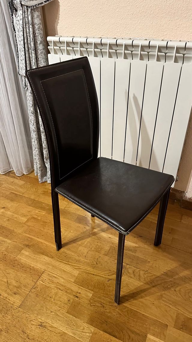 Mesa cristal y 4 sillas comedor