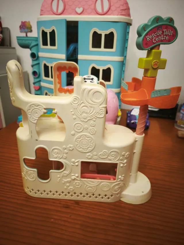 Casitas Littlest Pet Shop 10€ la unidad