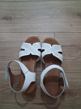 Sandalias blancas mujer
