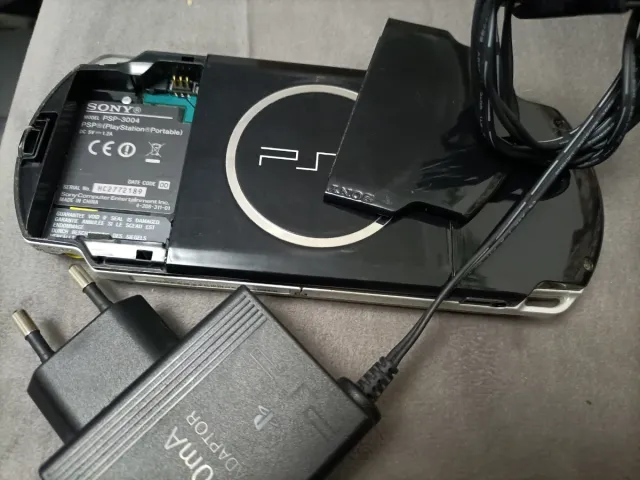 Sony PSP 3004 Negra (Sin Batería)