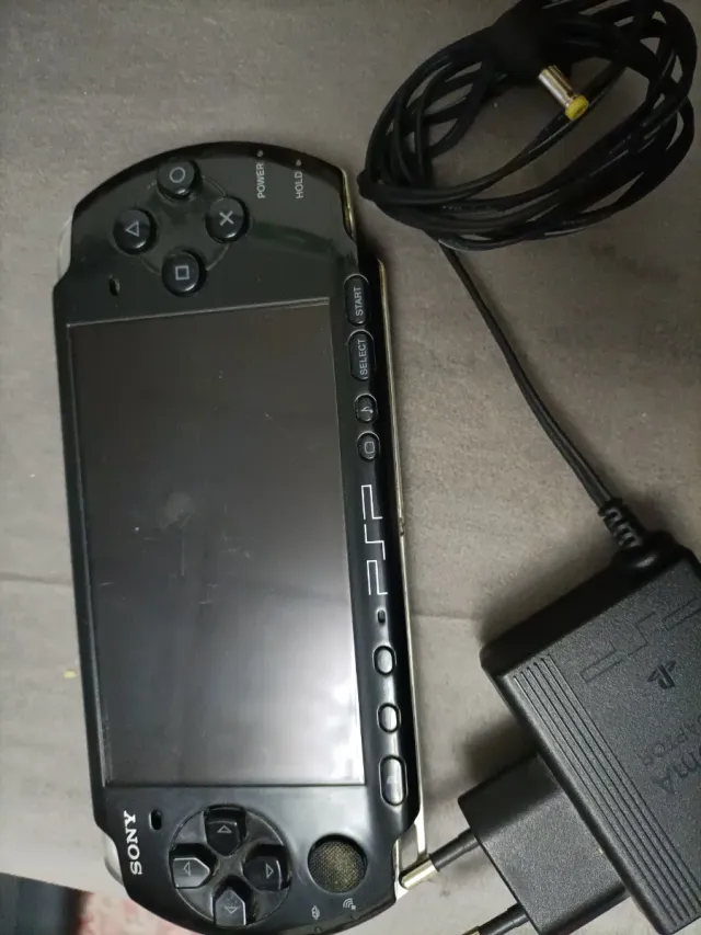 Sony PSP 3004 Negra (Sin Batería)