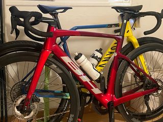 Bicicleta BH roja cambio electrónico  negociable