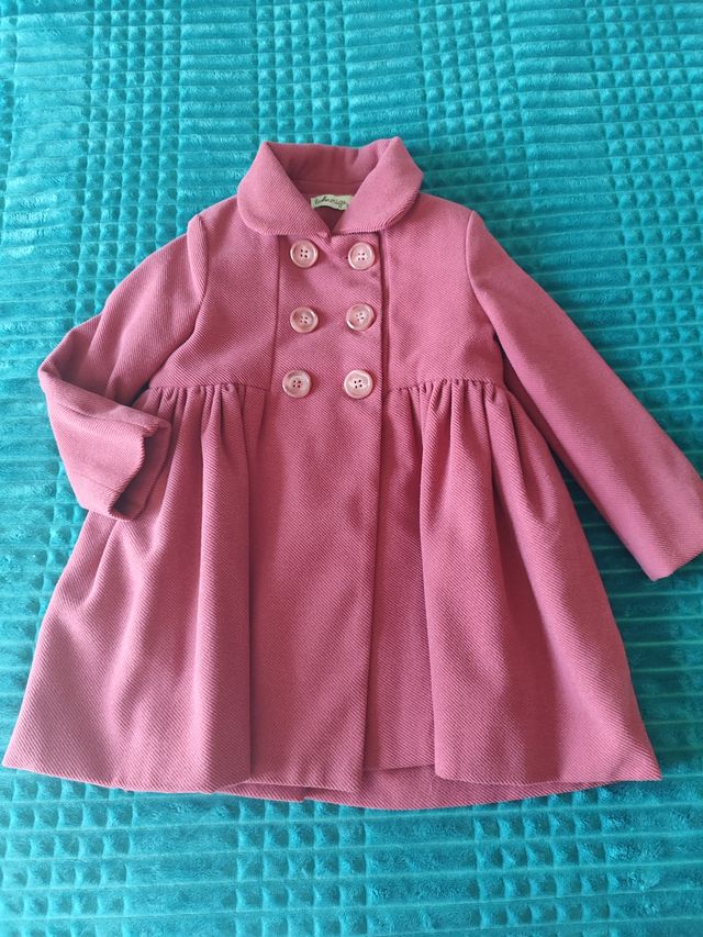 Abrigo rosa oscuro talla 3