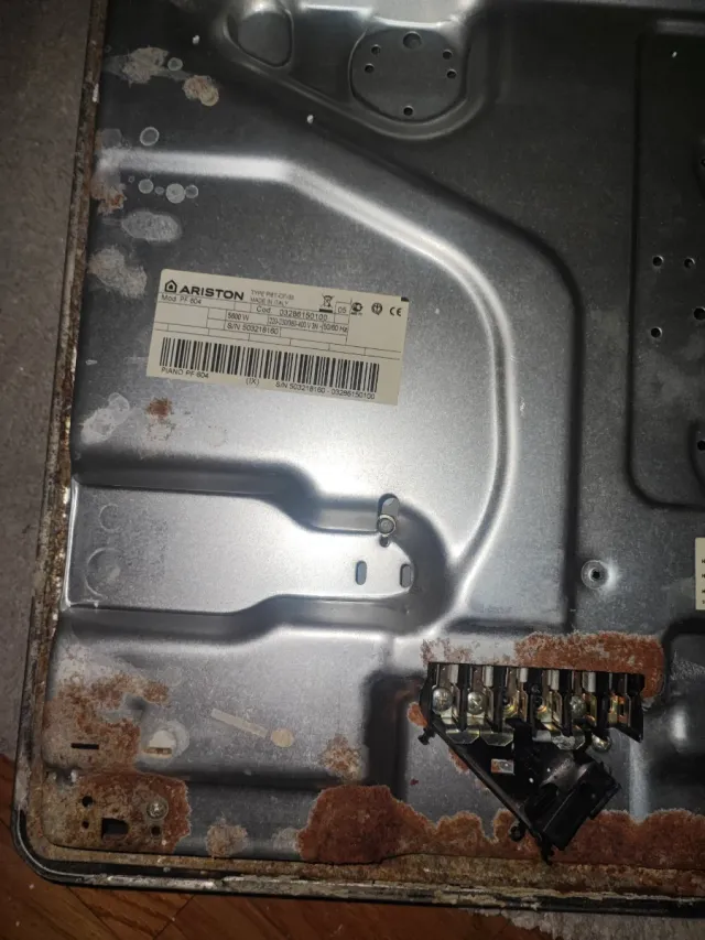 Piastra elettrica Ariston PF 604 IX/HA