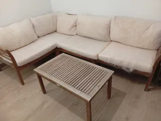 Sofá rinconera de madera para jardín