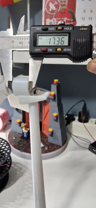 Maqueta Aerogenerador Blanco