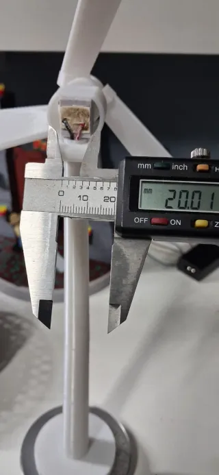 Maqueta Aerogenerador Blanco