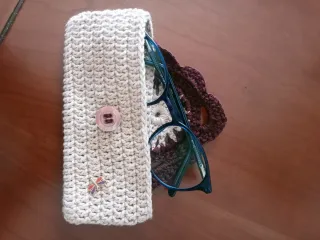Funda de ganchillo para gafas