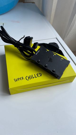 Corsair AF120 RGB ELITE + Hub