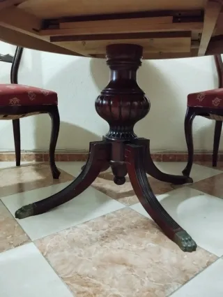 Mesa de comedor redonda con 6 sillas