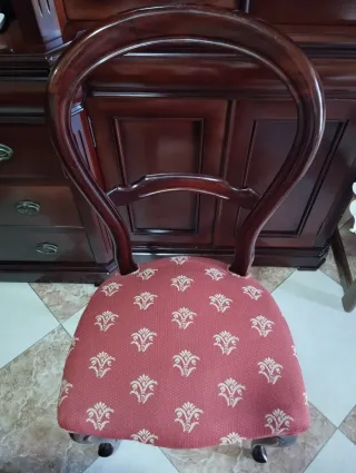 Mesa de comedor redonda con 6 sillas