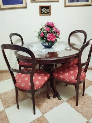 Mesa de comedor redonda con 6 sillas