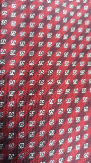 Corbata nueva LOEWE, Seda 100%, Estampada Roja