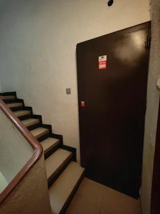 URGE POR MUDANZA !! Puerta de seguridad