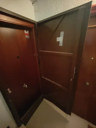URGE POR MUDANZA !! Puerta de seguridad