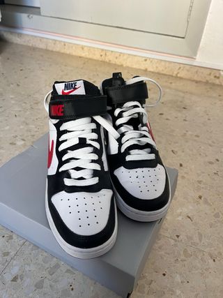 Nike Air Force 1 Mid Blancas y Negras