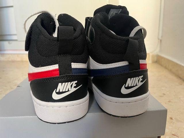 Nike Air Force 1 Mid Blancas y Negras