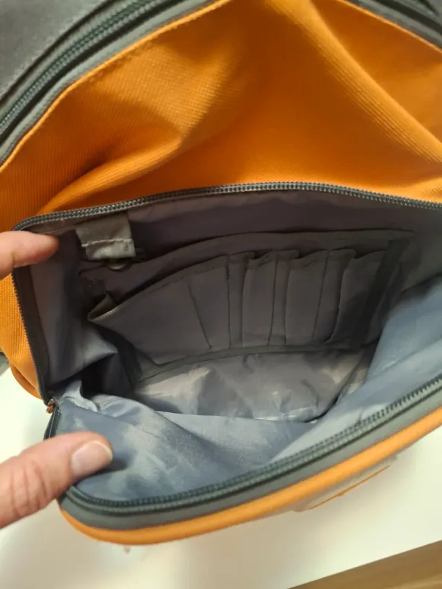 Mochila Jaslen naranja y beige