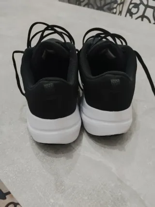 Zapatillas Nike Hombre Negras y Blancas