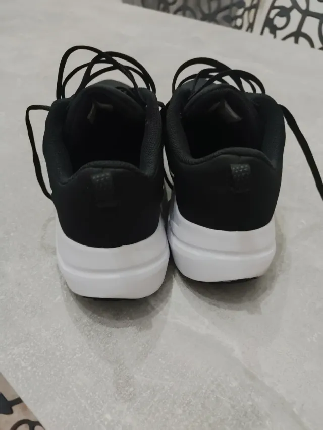 Zapatillas Nike Hombre Negras y Blancas