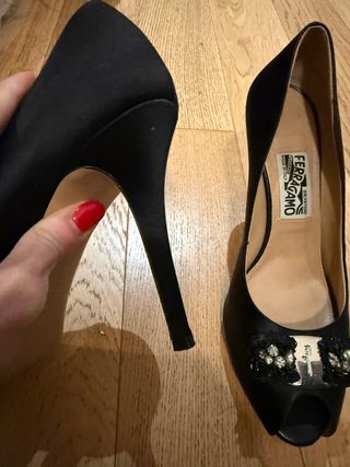 Salvatore Ferragamo Scarpe Aperte Nere