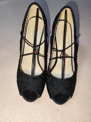 Tacones negros encaje