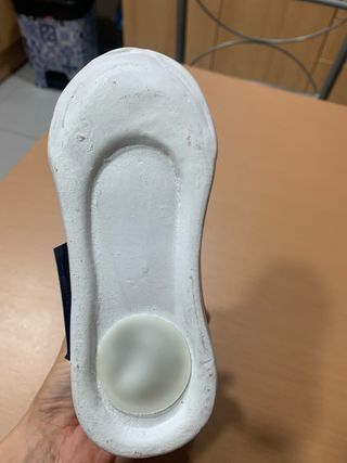 Hucha zapato deportivo resina estrellas