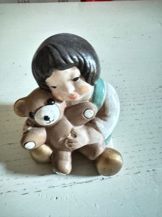 Statuina Thun bimba con orsetto