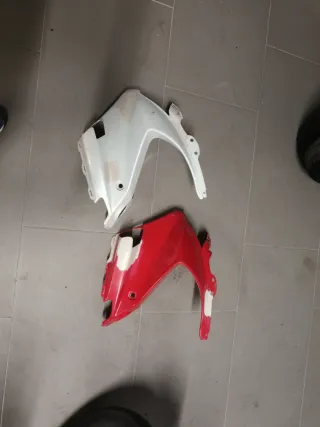 Honda VFR 750 F Carenado Superior izquierdo