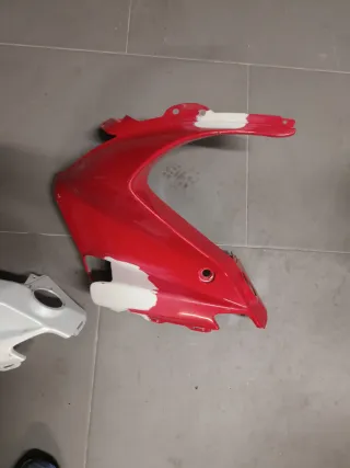 Honda VFR 750 F Carenado Superior izquierdo