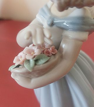 Lladro 'Utopia' Figura Niña Flores.