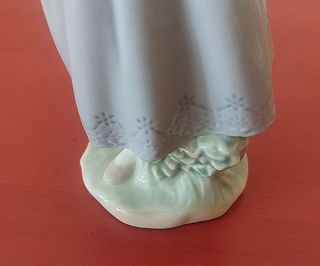 Lladro 'Utopia' Figura Niña Flores.