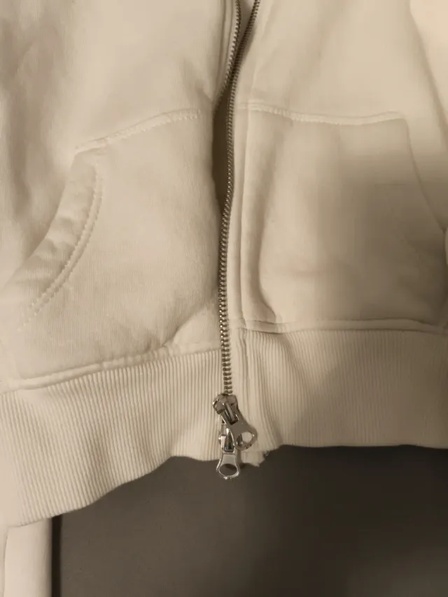 Sudadera corta Bershka blanca