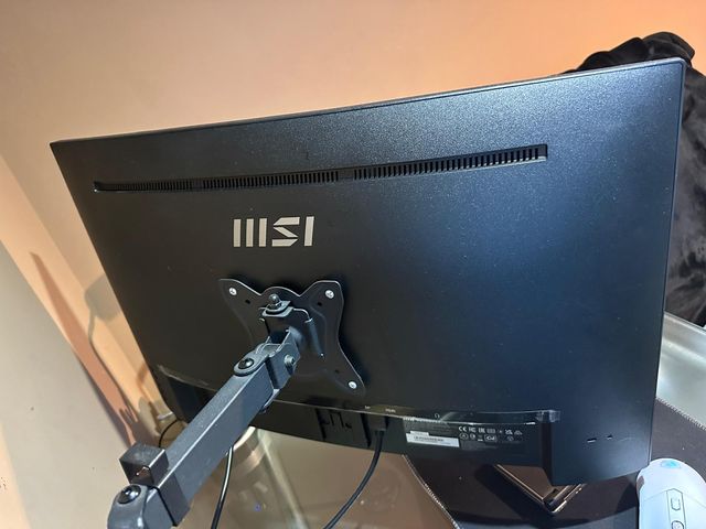 Pantalla MSI PRO Curva Full HD 27¨