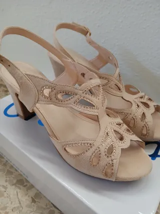 Tacones fiesta beige