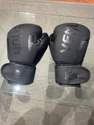Guantes Boxeo Venum 6 oz Negros