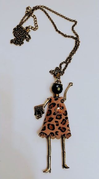 Collana lunga bambolina fashion