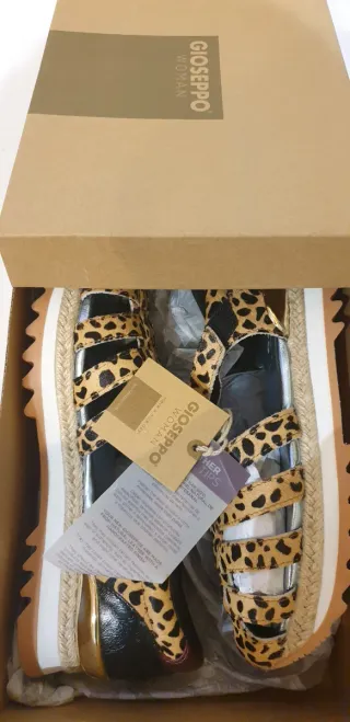 Cangrejeras Gioseppo Mujer Negro y Dorado