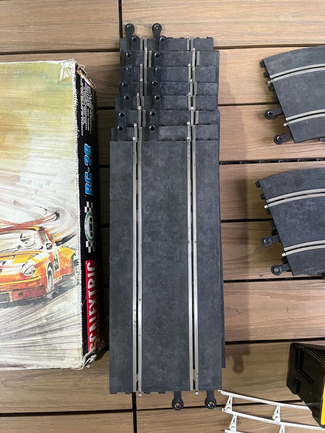 Scalextric: Pistas y Transformador.