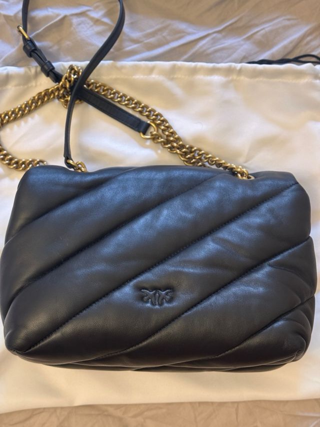 Bolso Pinko Love Puff Negro Cuero