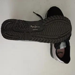 Zapatillas Pepe Jeans Negras y Plateadas