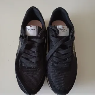 Zapatillas Pepe Jeans Negras y Plateadas