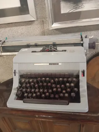 Macchina da scrivere LINEA88