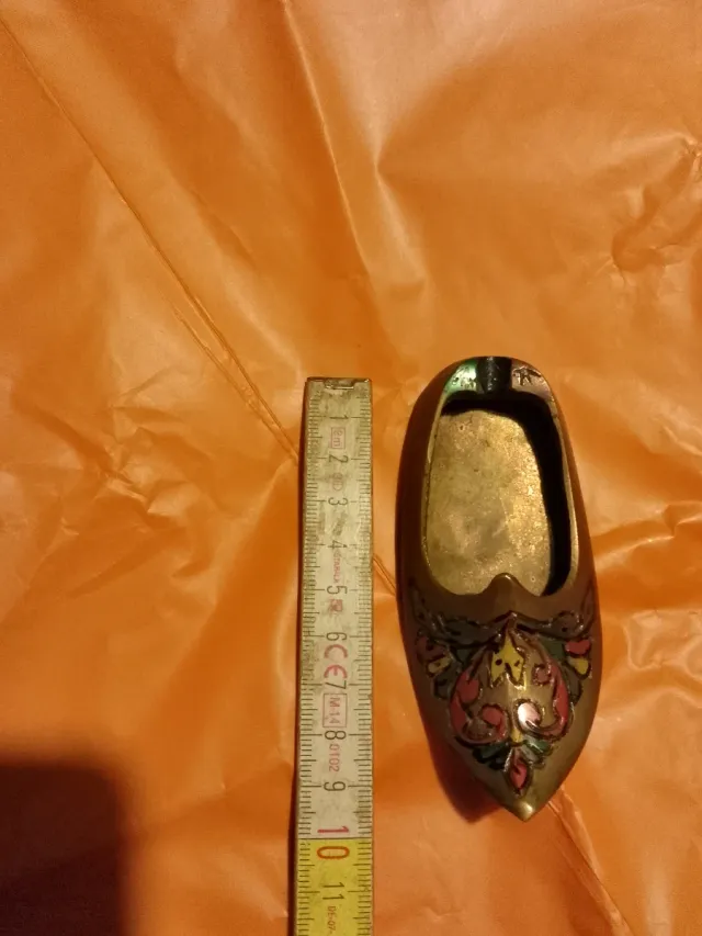 Posacenere in ottone a forma di scarpa