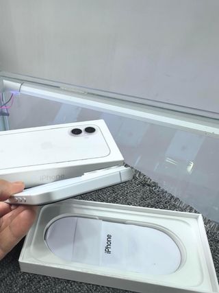 iPhone 16 bianco