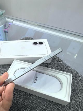 iPhone 16 bianco