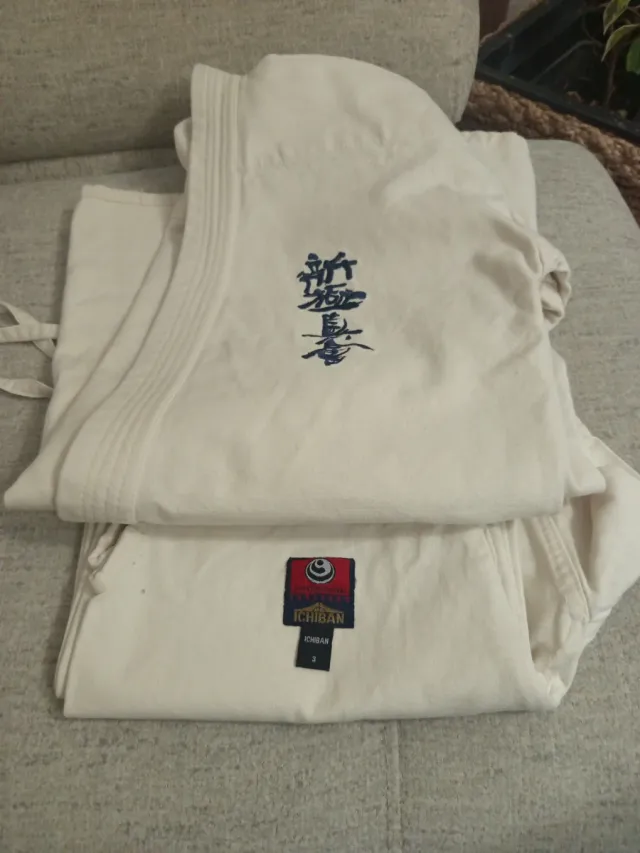 Karategi competición kata Ichiban Talla 3