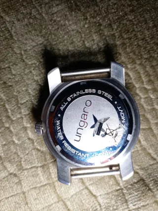 Reloj Ungaro Negro y Plateado
