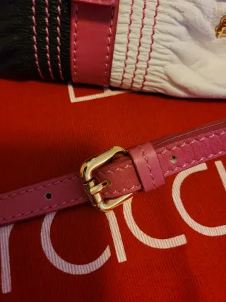 Borsa in pelle nera, bianca e fucsia